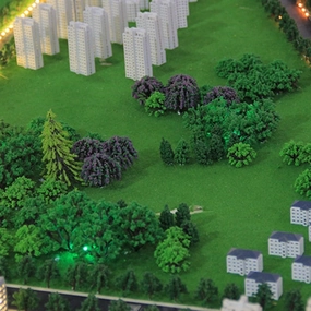 50PCS Mini Model Trees, Model Train Scenery Mixed Trees, Artificial Wargame Trees for Model Railroad Scenery Diorama Supplies Miniature Scenery Landscape(B)