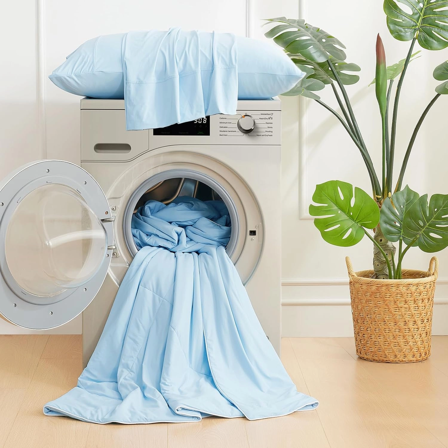 Cozy Bliss Cooling Comforter Queen Size, Cooling Blankets for Hot Sleepers and Night Sweats, Sky Blue Summer Comforter for Queen Size Bed, Breathable Soft Lightweight Silk Smooth