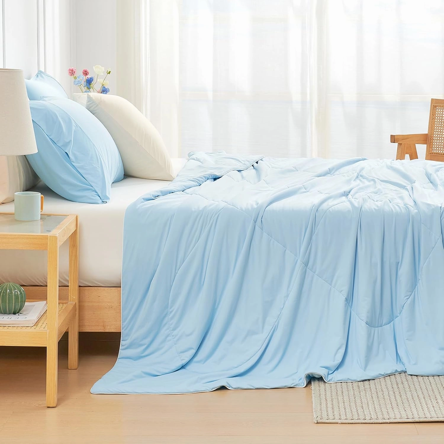 Cozy Bliss Cooling Comforter Queen Size, Cooling Blankets for Hot Sleepers and Night Sweats, Sky Blue Summer Comforter for Queen Size Bed, Breathable Soft Lightweight Silk Smooth