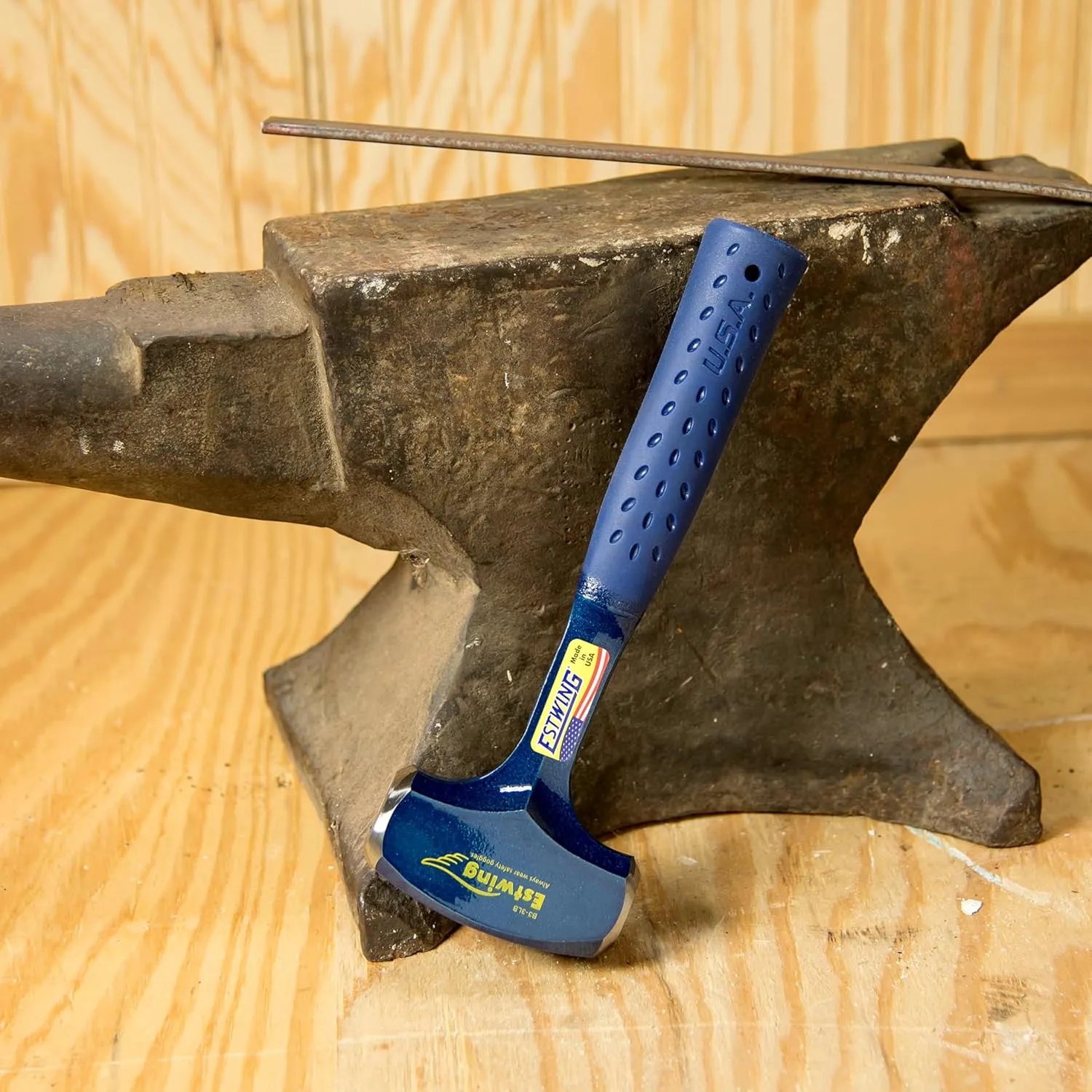Estwing - B34LB Drilling/Crack Hammer - 4-Pound Sledge with Forged Steel Construction & Shock Reduction Grip - B3-4LB