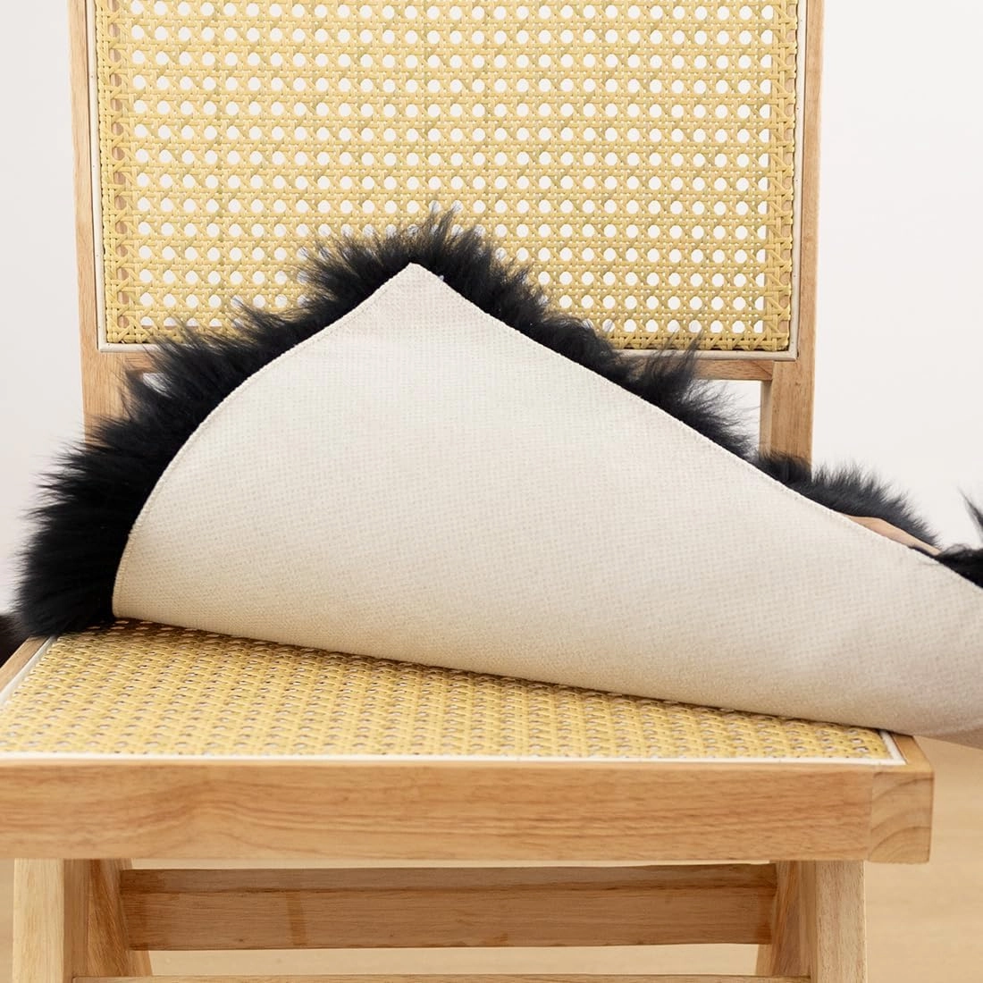 LLB Sheepskin Chair Cushion Non-Slip Back Square Genuine Fur Chair Cover Silky Natural Wool Seat Cushion Pad Soft Area Rugs Carpet for Home Office Restaurant Chair 18x18 Inch (Pack of 1), Black