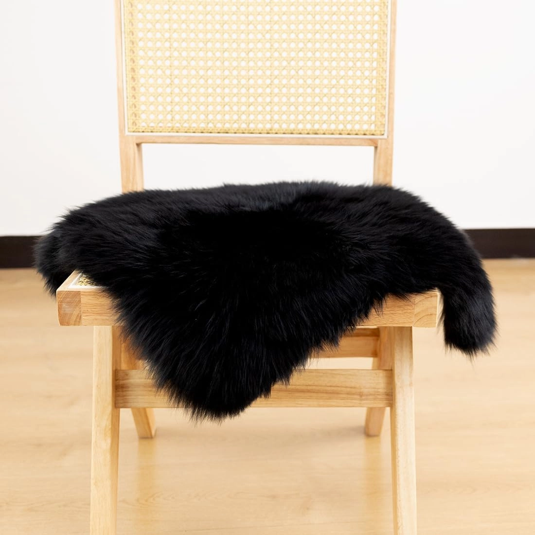 LLB Sheepskin Chair Cushion Non-Slip Back Square Genuine Fur Chair Cover Silky Natural Wool Seat Cushion Pad Soft Area Rugs Carpet for Home Office Restaurant Chair 18x18 Inch (Pack of 1), Black