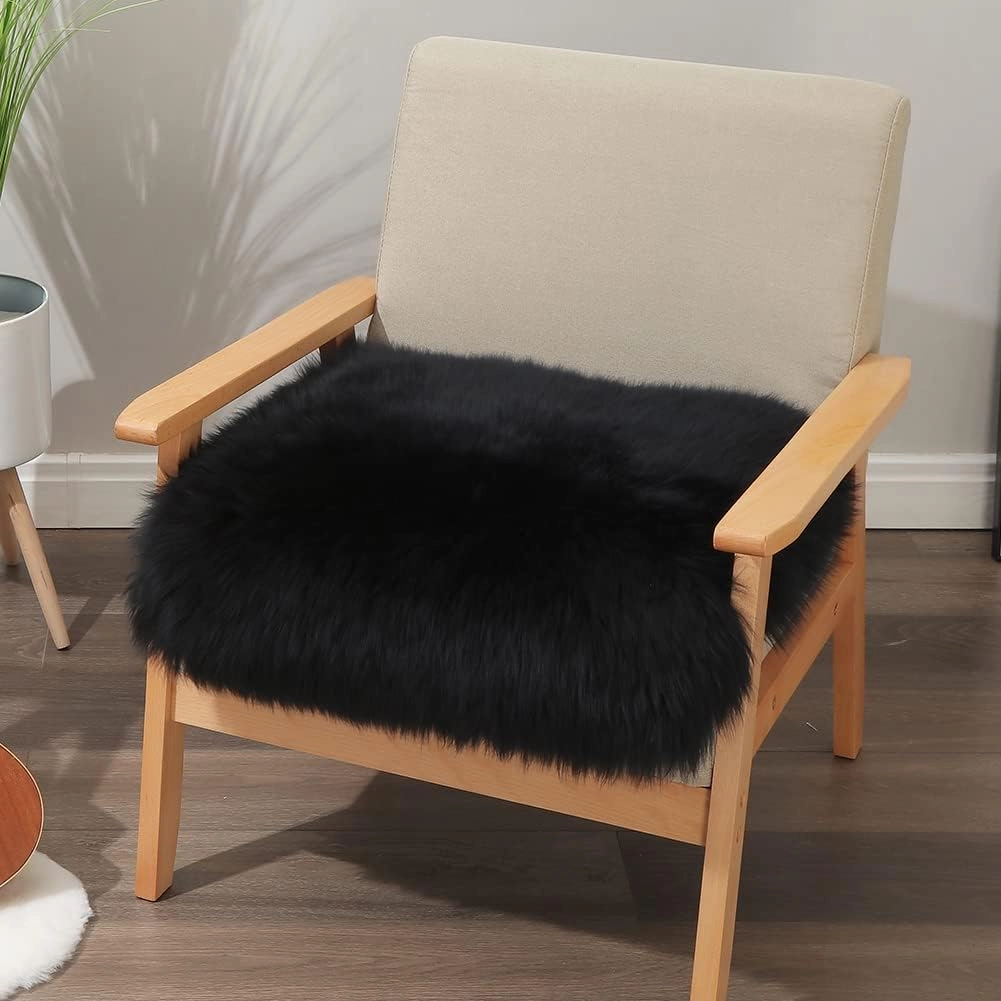 LLB Sheepskin Chair Cushion Non-Slip Back Square Genuine Fur Chair Cover Silky Natural Wool Seat Cushion Pad Soft Area Rugs Carpet for Home Office Restaurant Chair 18x18 Inch (Pack of 1), Black