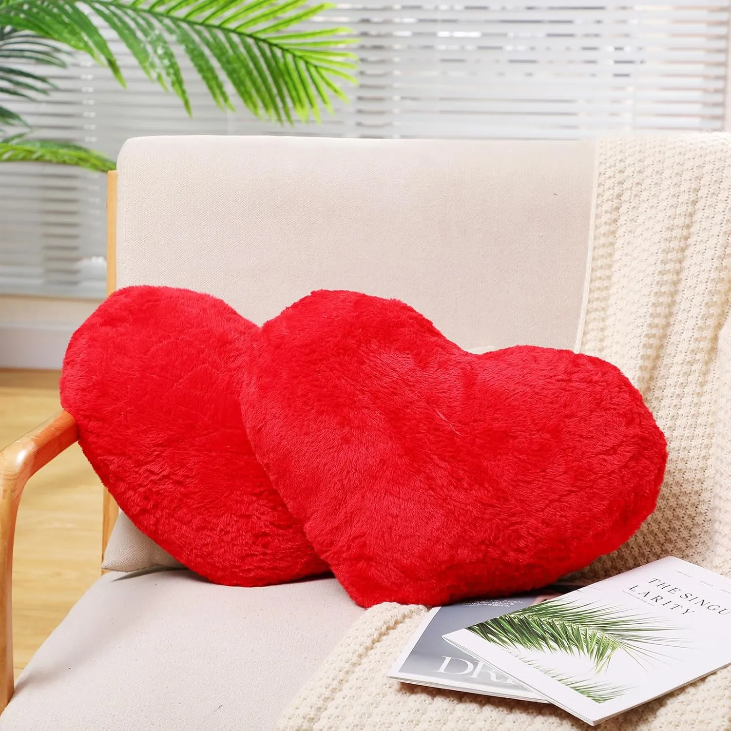 Remerry 4 Pcs Heart Shaped Cute Throw Pillows Faux Rabbit Fur Heart Pillow Fluffy Throw Cushion Decorative for Bedroom Bed Sofa Kid Girls Sleepover Part(Red)