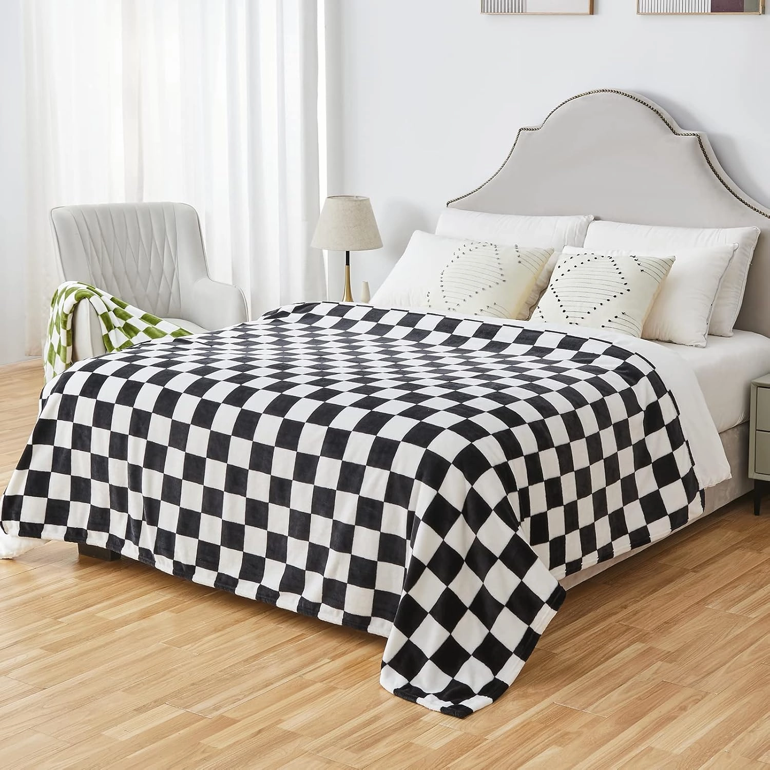 SOCHOW Checkered Flannel Throw Blanket, Soft Cozy Checkerboard Grid Pattern Fleece Blanket for Couch Bed Sofa, Black 50 x 60 Inches