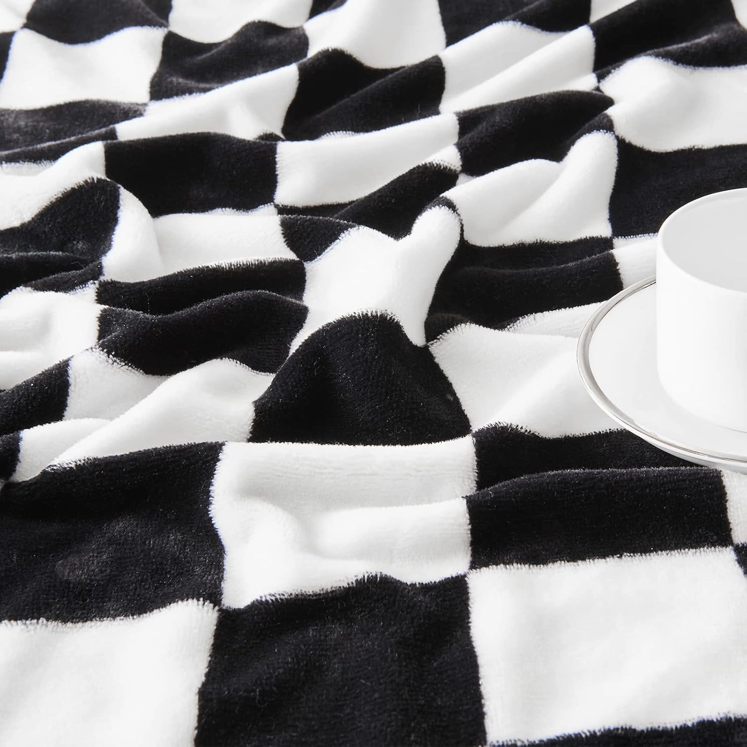 SOCHOW Checkered Flannel Throw Blanket, Soft Cozy Checkerboard Grid Pattern Fleece Blanket for Couch Bed Sofa, Black 50 x 60 Inches