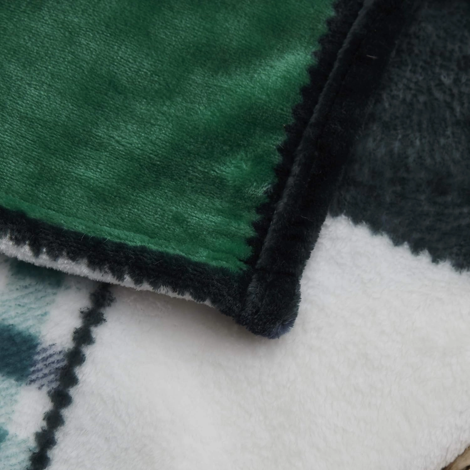 Tache Forest Green Farmhouse Super Soft Micro Fleece Plaid Patchwork Plush Lightweight Dual-Sided Decorative Couch, Sofa, Travel, Lap, Bed Throw Blanket, 90x90, Full/Queen Size